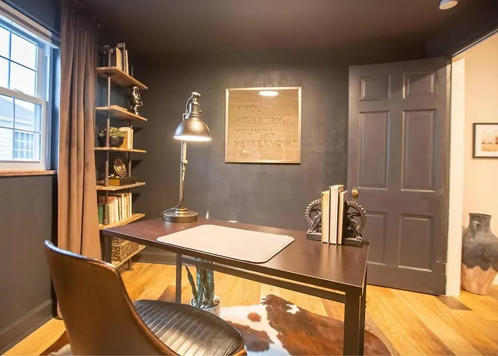 Moody Dream | King + Garage + Netflix *