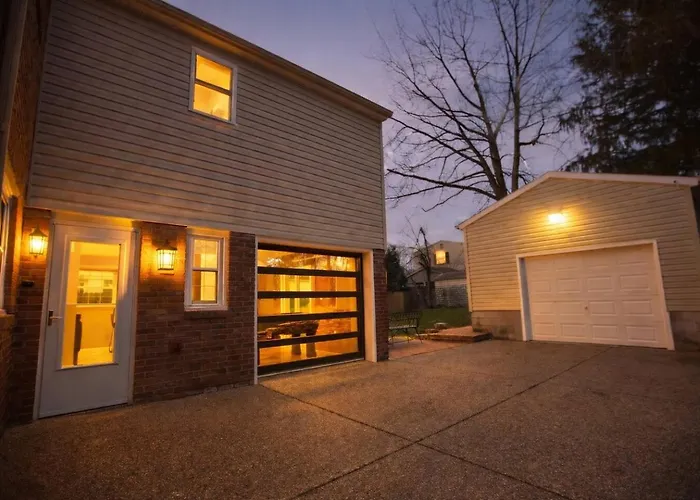 Moody Dream | King + Garage + Netflix