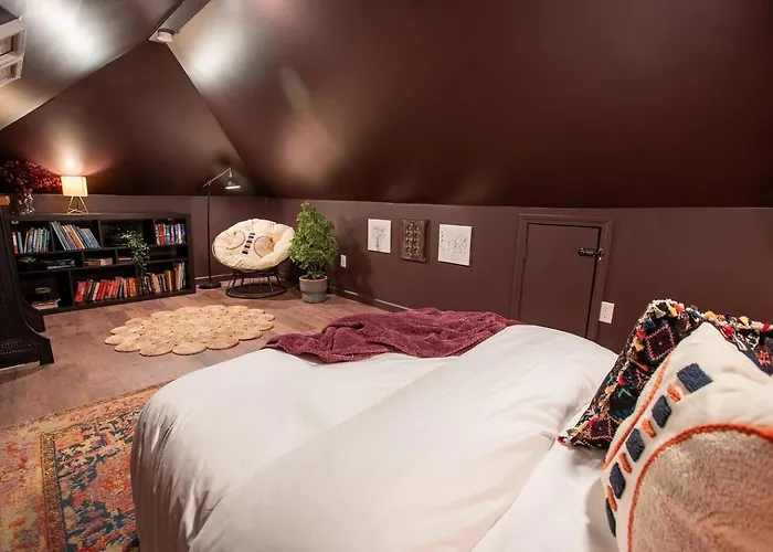 Moody Dream | King + Garage + Netflix Holiday home *